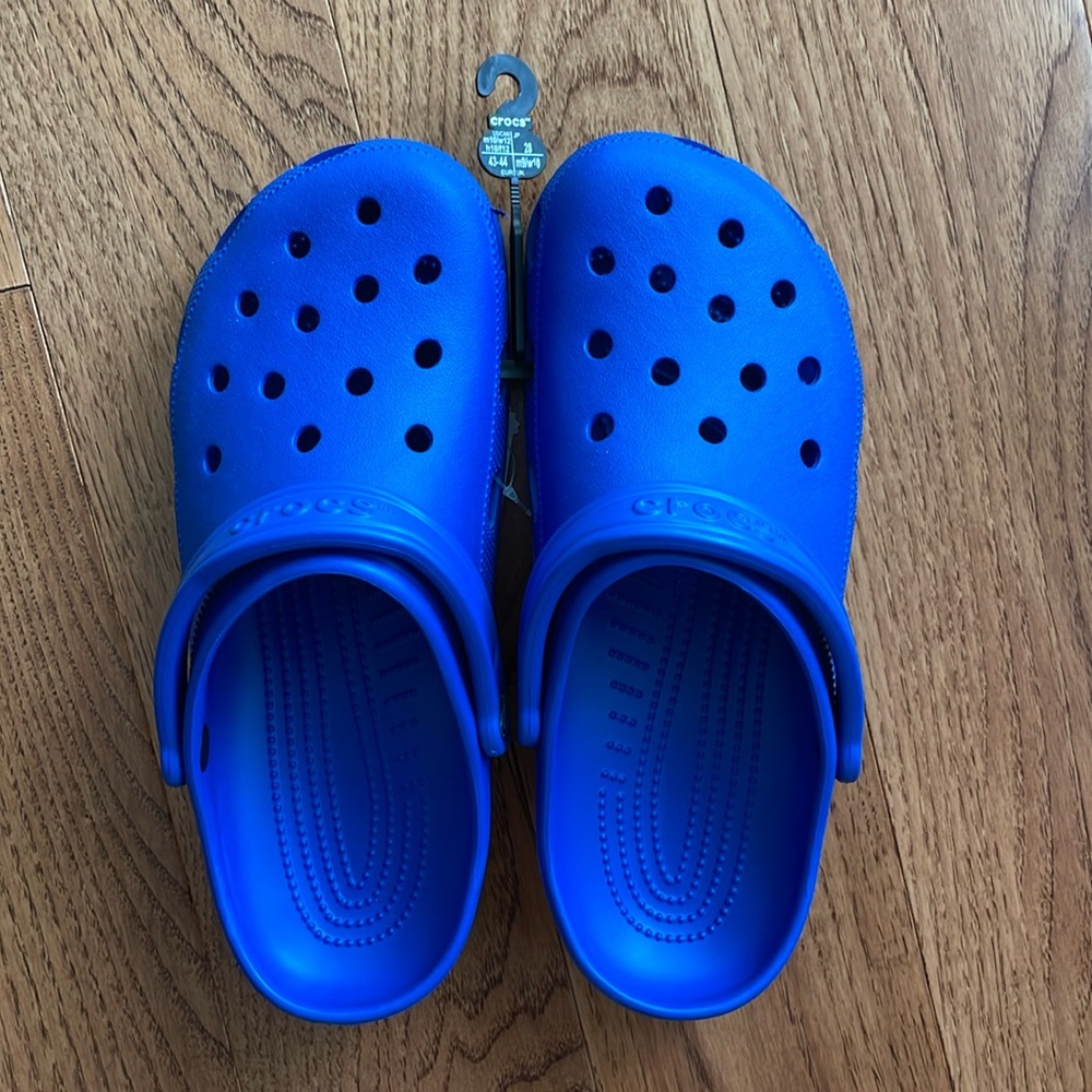 NWT Men’s Crocs classics size 10